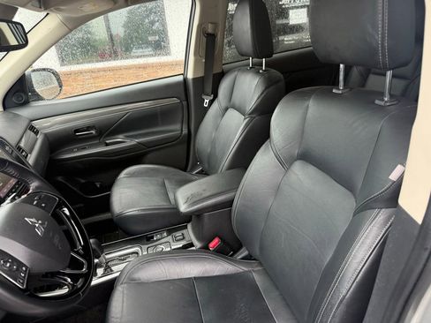 Used 2020 Mitsubishi Outlander SEL AWD/4WD image 3