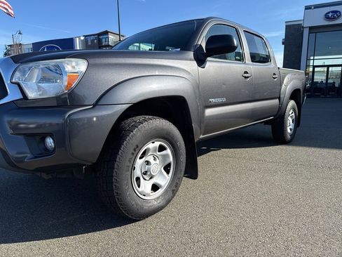 Used 2012 Toyota Tacoma PreRunner w/ SR5 Pkg image 3
