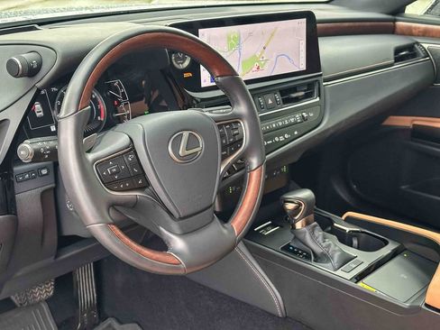 Used 2024 Lexus ES 350 w/ Ultra Luxury Package FWD image 12