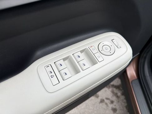 Used 2024 Hyundai Santa Fe Limited FWD image 17