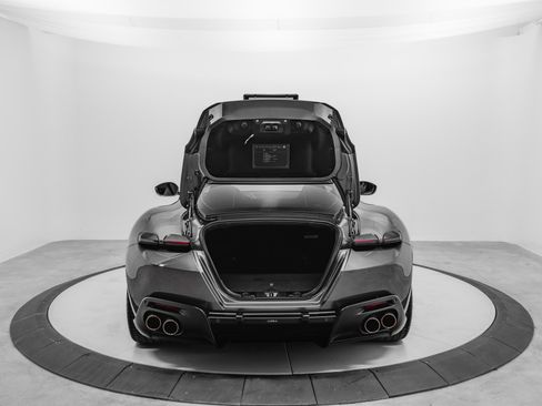 Certified 2022 Ferrari Roma image 21