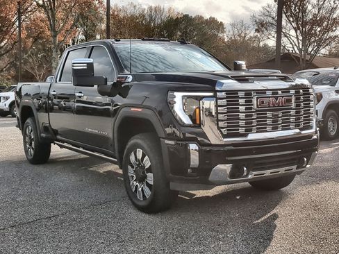 Used 2024 GMC Sierra 2500 Denali w/ Denali Reserve Package image 2