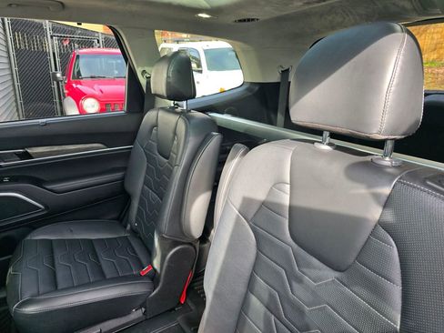 Used 2021 Kia Telluride SX w/ SX Prestige Package image 17