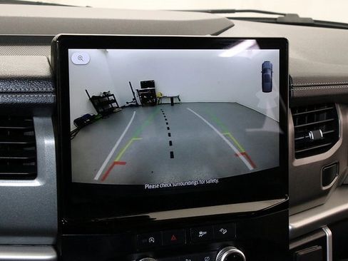 Used 2024 Ford Expedition Max XLT image 19