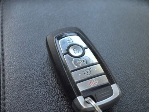 Used 2021 Ford Edge SEL w/ Convenience Package image 24