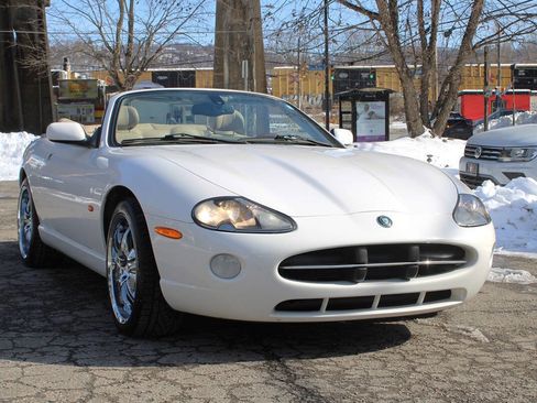 Used 2005 Jaguar XK8 XK8 2dr Convertible image 1
