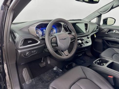 New 2026 Chrysler Pacifica Select w/ S Appearance Package FWD image 9