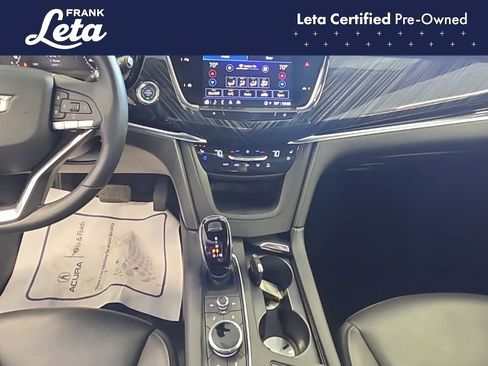 Used 2025 Cadillac XT6 Premium Luxury FWD image 11