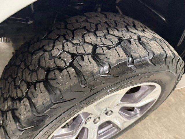 Used 2022 RAM 1500 Laramie w/ Off Road Group AWD/4WD image 38