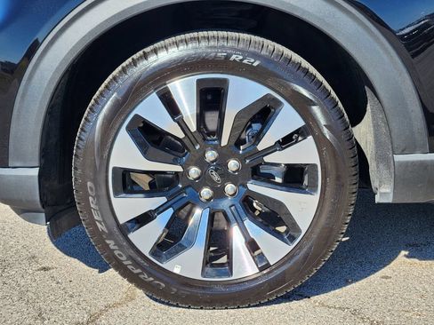 Used 2025 Ford Explorer Platinum w/ LUX Leather Package AWD/4WD image 10