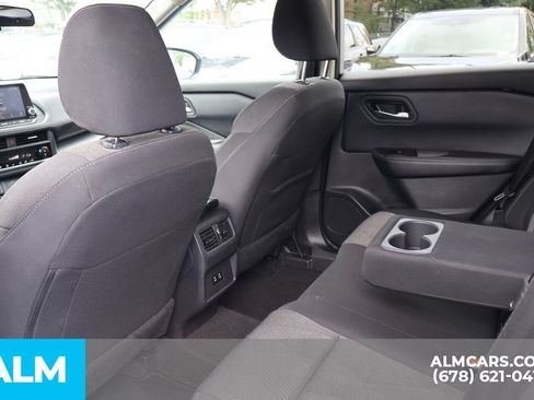 Used 2024 Nissan Rogue SV FWD image 17