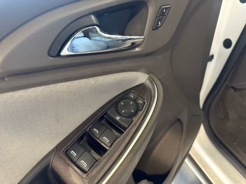 Used 2018 Chevrolet Malibu LT FWD image 19