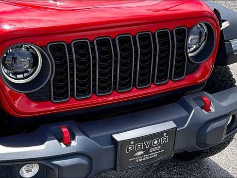 Used 2025 Jeep Wrangler Unlimited Rubicon AWD/4WD image 33