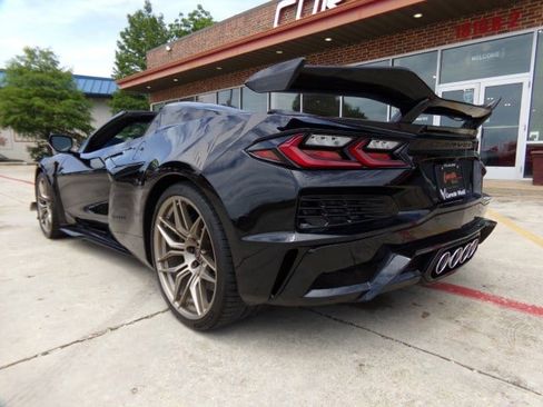 Used 2024 Chevrolet Corvette Z06 RWD image 7