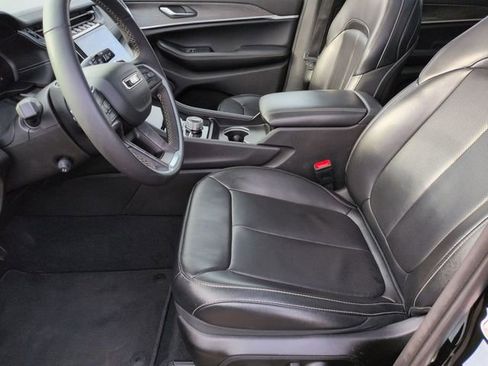 Certified 2024 Jeep Grand Cherokee L Limited w/ Luxury Tech Group II image 12