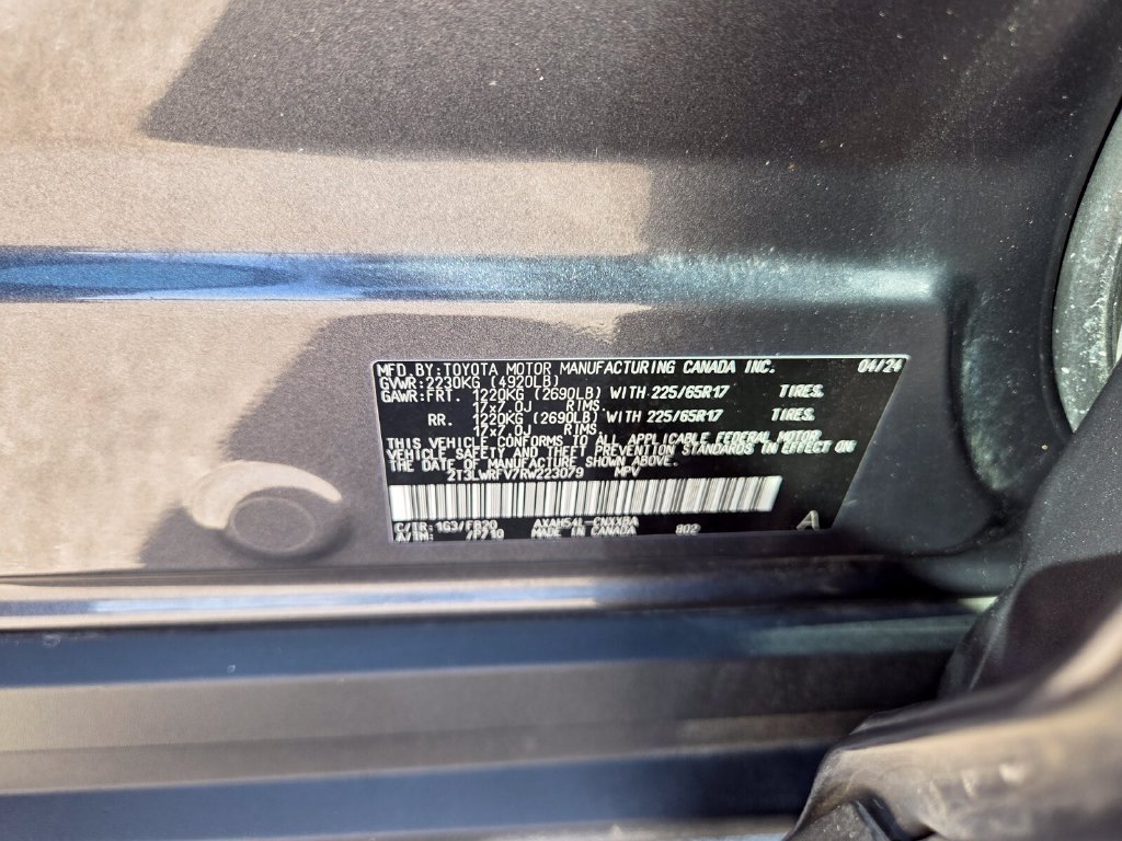 Used 2024 Toyota RAV4 LE AWD/4WD image 32