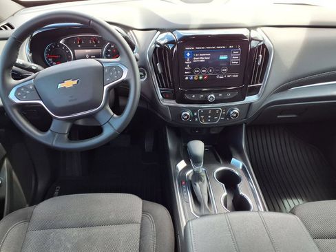 Used 2023 Chevrolet Traverse LT FWD image 12