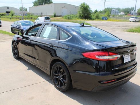 Used 2020 Ford Fusion SE w/ Equipment Group 151A FWD image 6