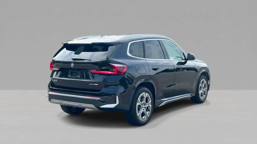 Used 2026 BMW X1 xDrive28i AWD/4WD image 8