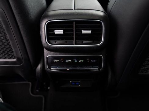 Used 2024 Mercedes-Benz GLS 450 4MATIC image 8