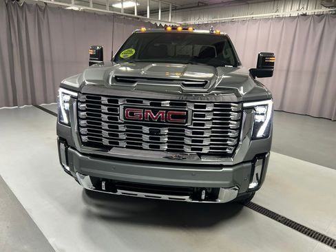New 2026 GMC Sierra 2500 Denali w/ Denali Reserve Package AWD/4WD image 2