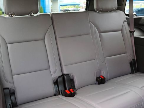 Used 2021 Chevrolet Tahoe Z71 w/ Luxury Package AWD/4WD image 23