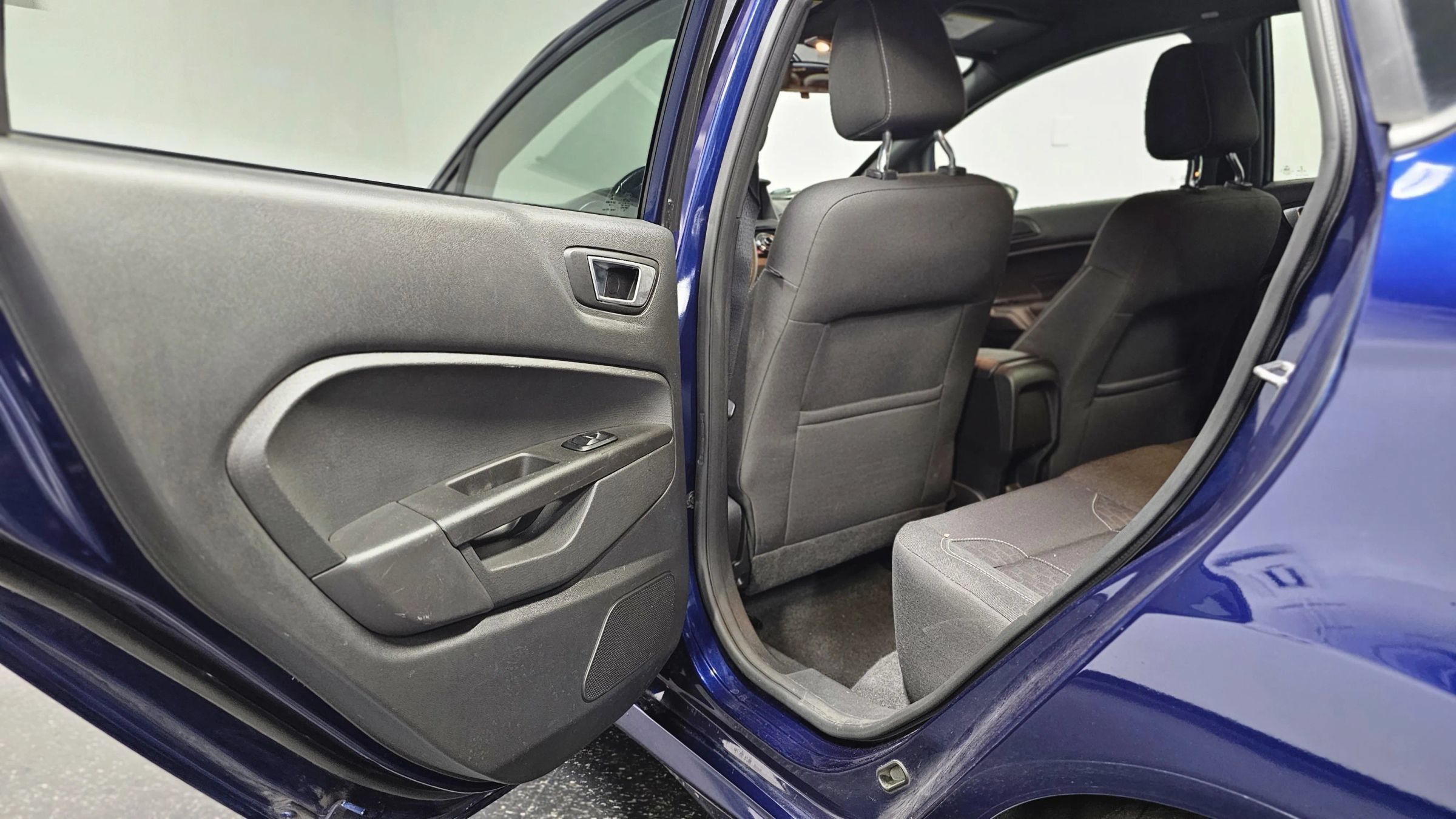 Used 2016 Ford Fiesta ST FWD image 28