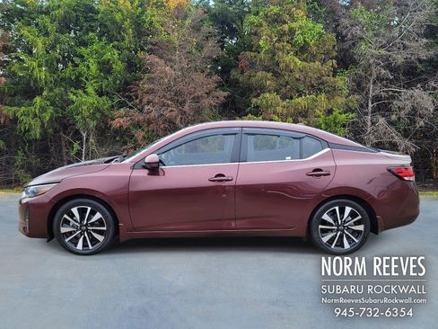 Used 2024 Nissan Sentra SV w/ SV Premium Package image 21