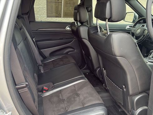 Used 2021 Jeep Grand Cherokee Laredo X AWD/4WD image 26