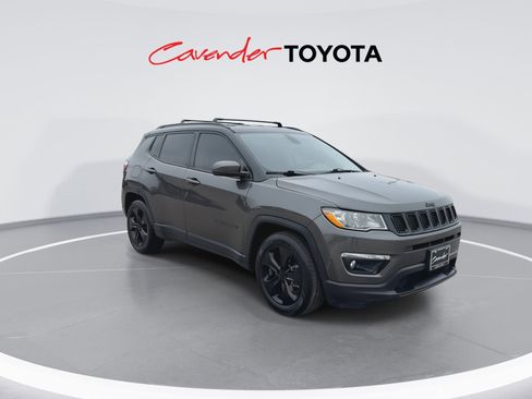 Used 2019 Jeep Compass Altitude image 2