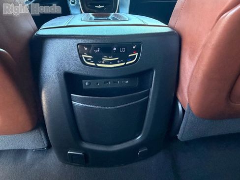 Used 2019 Cadillac Escalade Luxury image 21