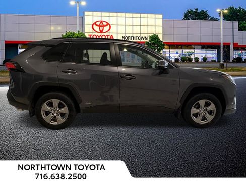 Used 2024 Toyota RAV4 LE AWD/4WD image 28