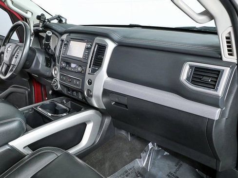 Used 2018 Nissan Titan PRO-4X w/ Pro-4x Convenience Package image 20