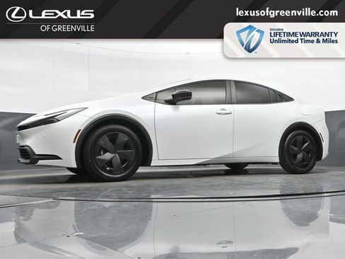 Used 2023 Toyota Prius LE FWD image 40