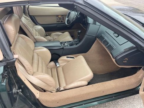 Used 1992 Chevrolet Corvette Convertible RWD image 10
