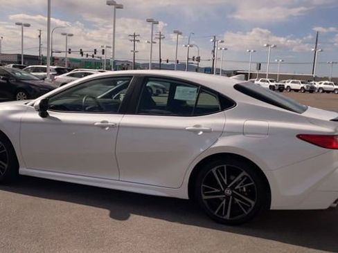 Used 2025 Toyota Camry XSE FWD image 7