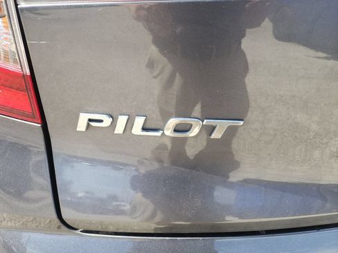 Used 2020 Honda Pilot Touring image 10