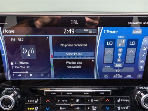 Used 2020 Toyota Highlander Limited image 18