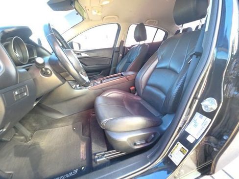 Used 2018 MAZDA MAZDA3 Touring image 14