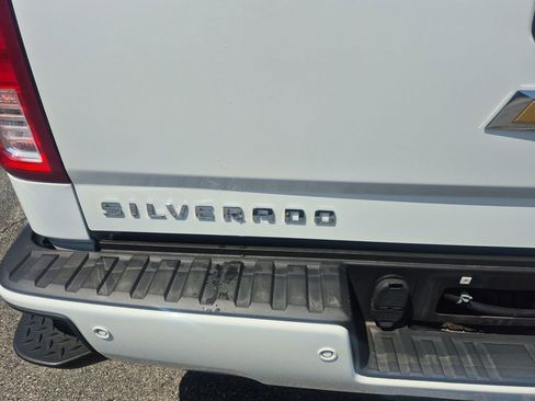 Used 2017 Chevrolet Silverado 1500 LTZ Z71 w/ LTZ Plus Package AWD/4WD image 32