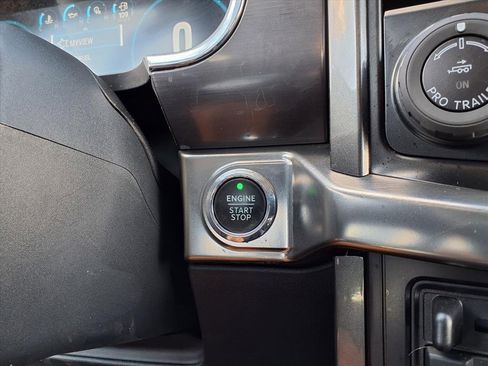 Used 2023 Ford F150 Lariat w/ Equipment Group 502A High image 32