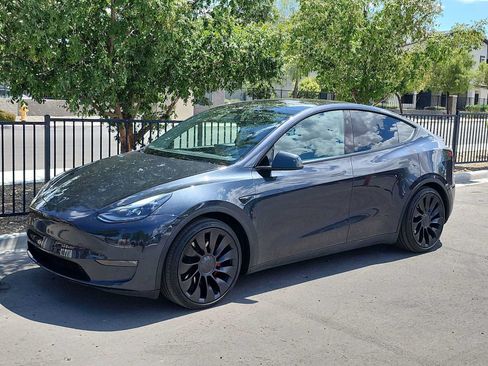 Used 2024 Tesla Model Y Performance AWD/4WD image 4