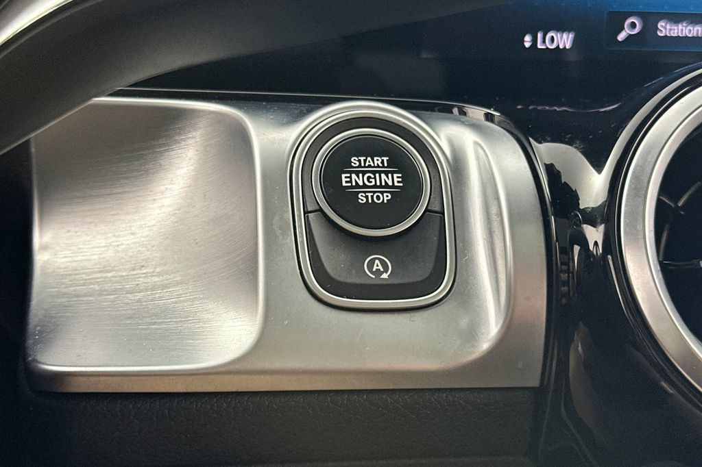 Certified 2022 Mercedes-Benz GLB 250 4MATIC image 28