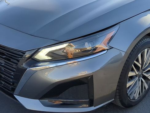 Used 2024 Nissan Altima 2.5 SV image 12