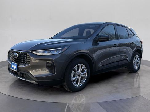 Used 2025 Ford Escape Active w/ Cold Weather Package image 1