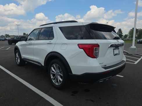 Used 2021 Ford Explorer XLT w/ Equipment Group 202A AWD/4WD image 15