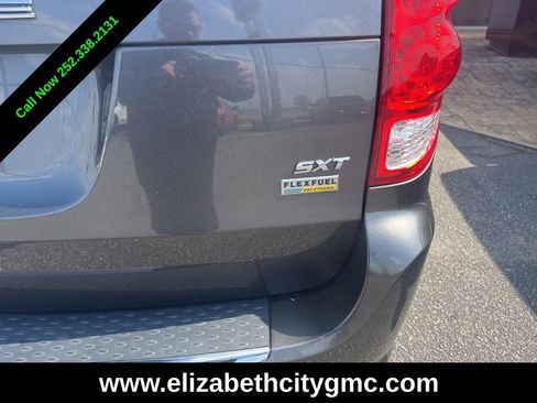 Used 2016 Dodge Grand Caravan SXT w/ UConnect Hands-Free Group image 5