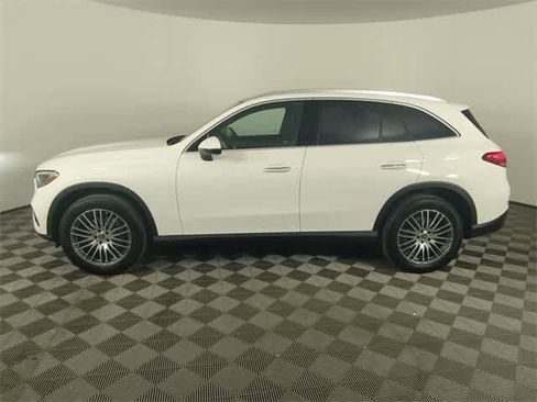 Used 2026 Mercedes-Benz GLC 300 4MATIC image 2