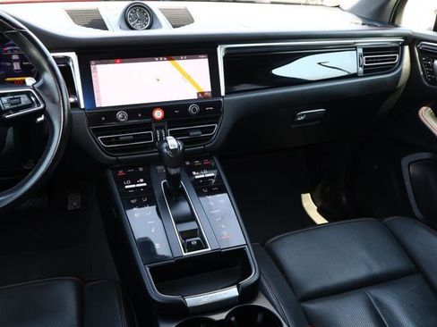 Used 2023 Porsche Macan S AWD/4WD image 11