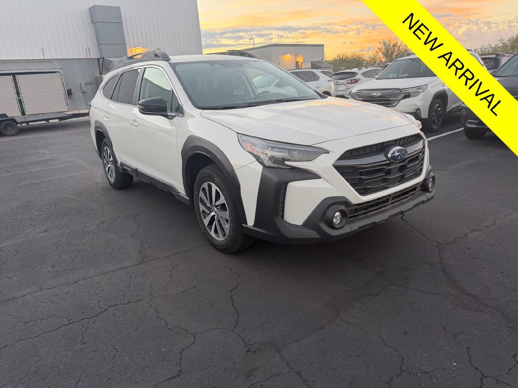 Used 2025 Subaru Outback Premium AWD/4WD image 1